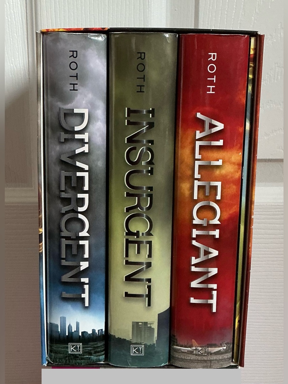 Divergent trilogy - Veronica Roth